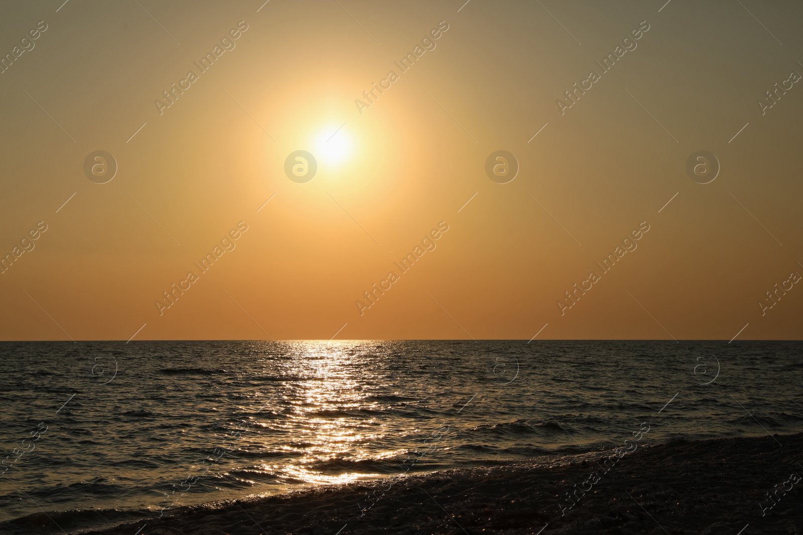 Photo of Picturesque view of beautiful sea at sunset