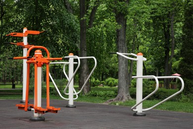 Empty outdoor gym with double abductor and push up bars