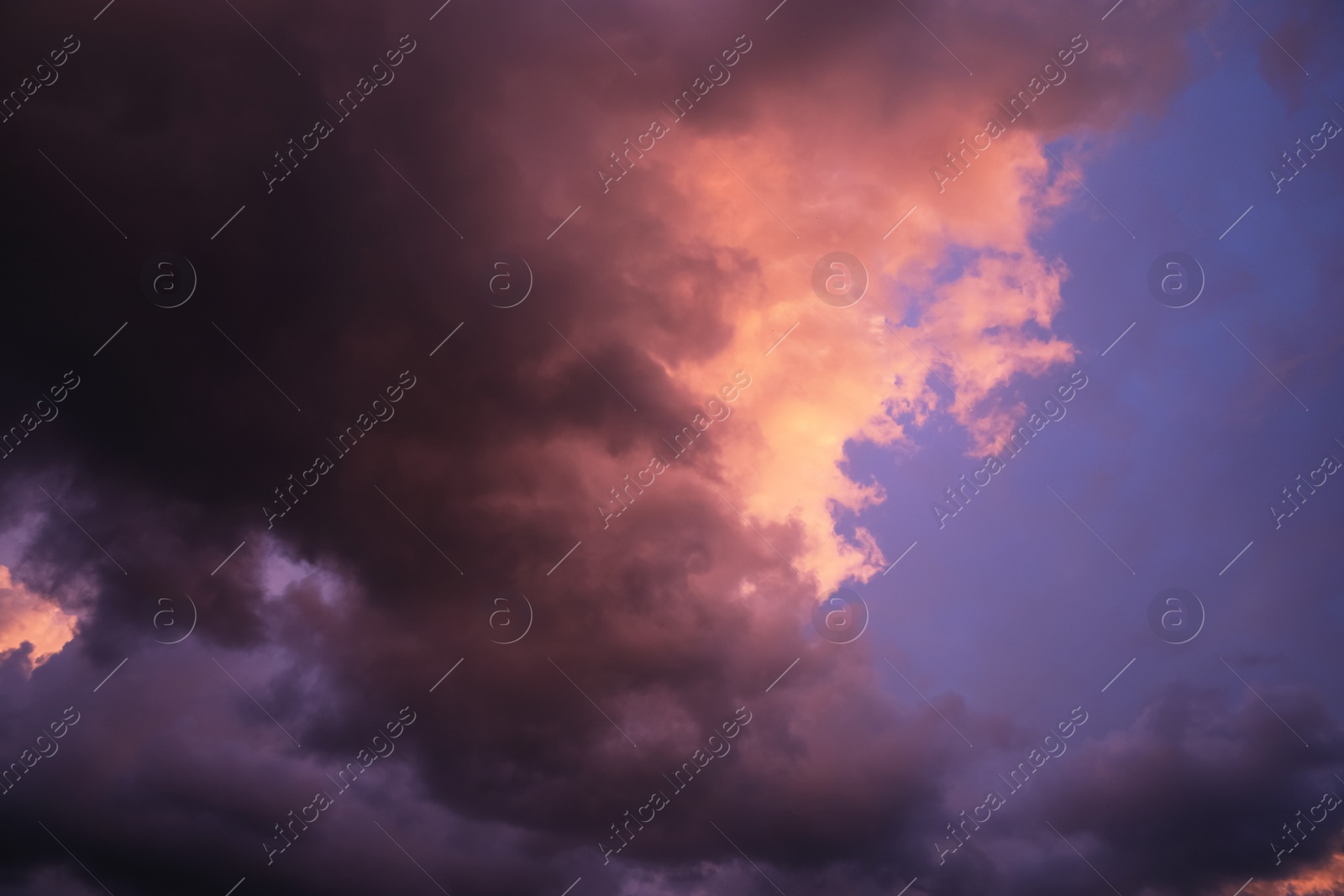 Photo of Picturesque view of sky with clouds in evening