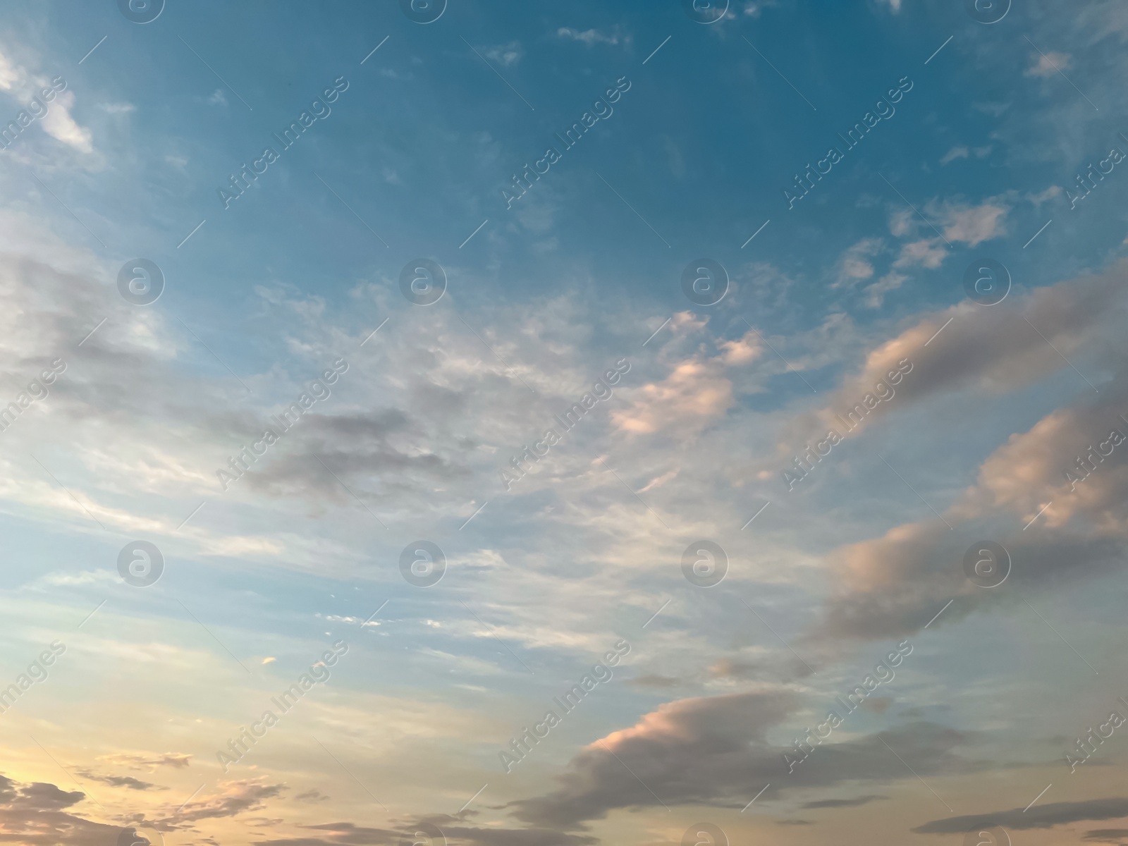 Photo of Beautiful view of cloudy sky in evening