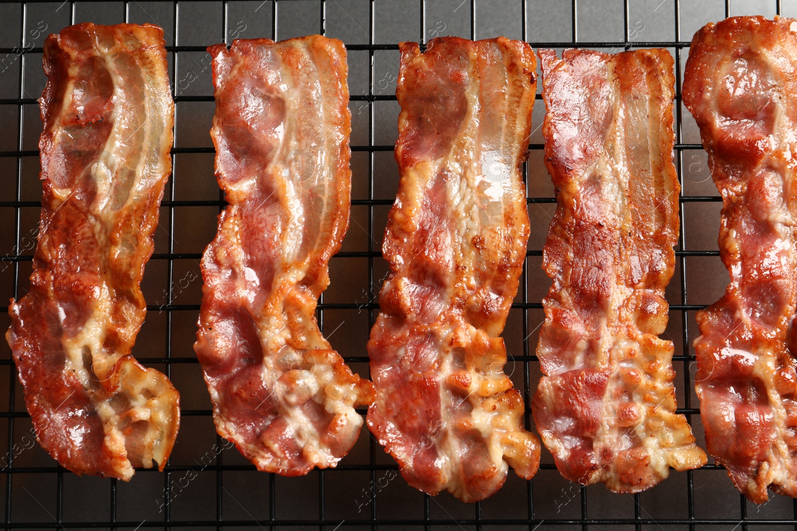 Photo of Cooling rack with bacon, closeup