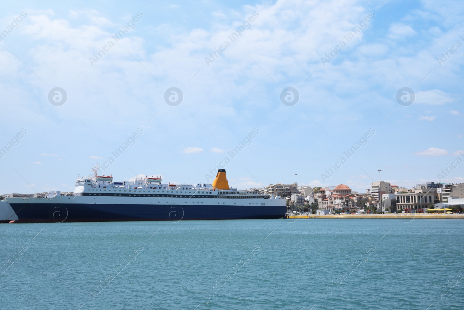 Photo of Picturesque view of port with modern boats on sunny day