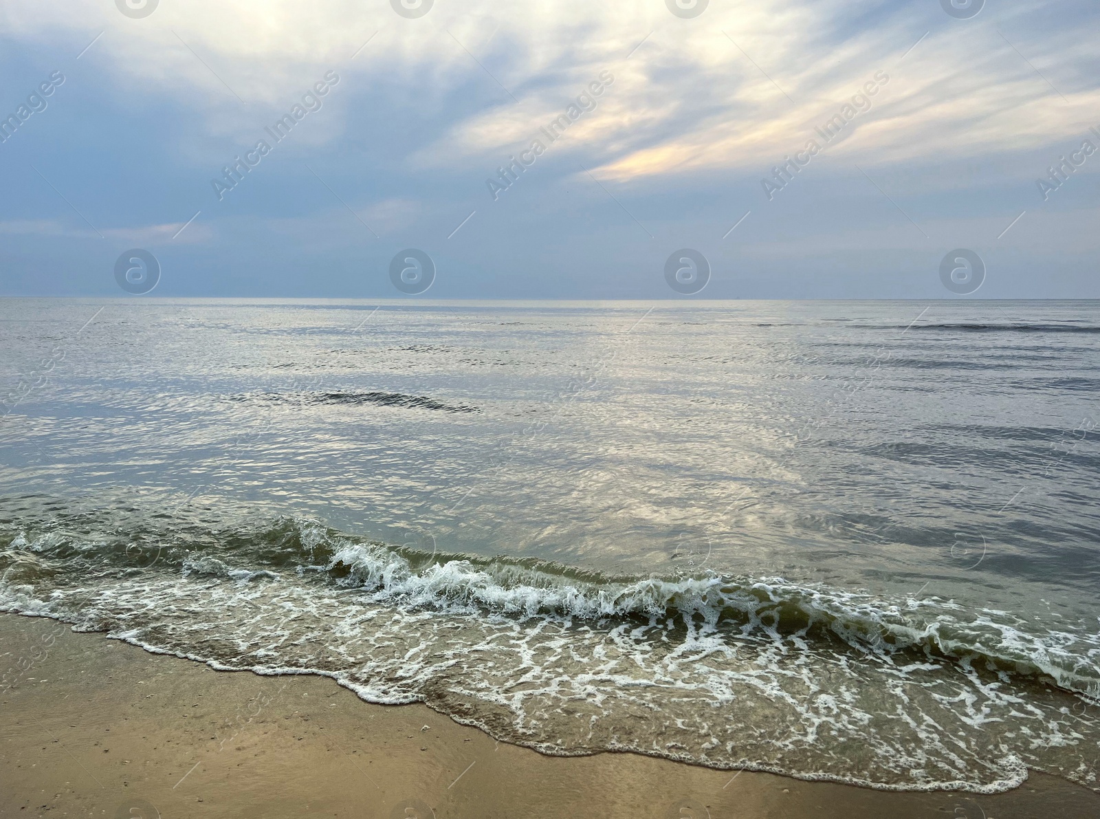 Photo of Picturesque view of beautiful sea and cloudy sky